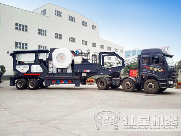 一小時50噸，出料5mm-7mm的山石移動破碎站發貨現場