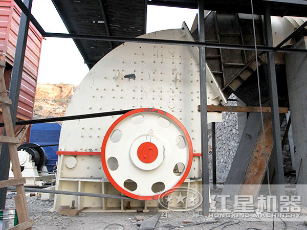 重錘式粉碎機作業現場，環保少污染