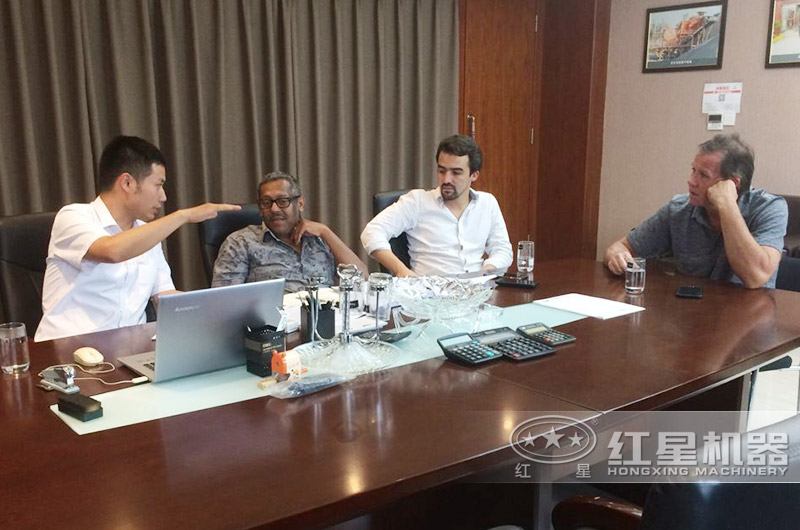 各地客戶到場實地考察,紅星工程技術(shù)人員為其量身定制選型 各地客戶到場實地考察,紅星工程技術(shù)人員為其量身定制選型