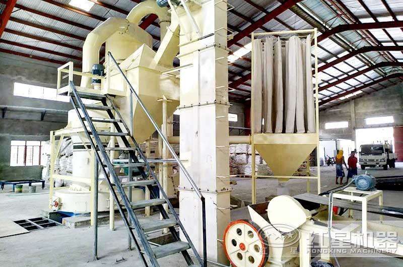 5r新型環(huán)保雷蒙磨粉生產(chǎn)線現(xiàn)場(chǎng)