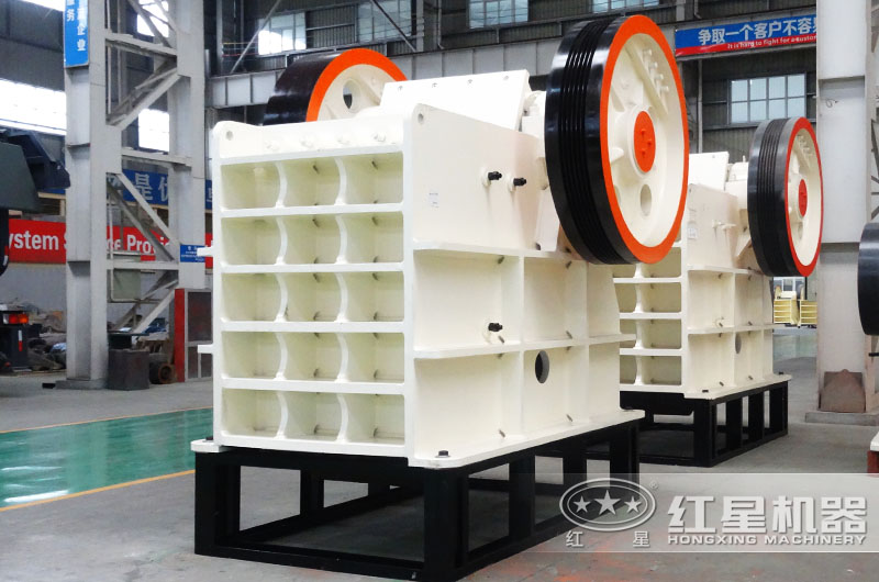 鄂式破碎機優質鋼板焊接機架,更加牢固可靠