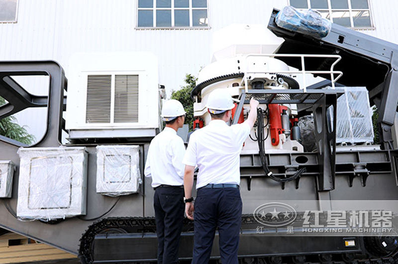 時產(chǎn)200-300噸青石移動磕石子機現(xiàn)場咨詢 時產(chǎn)200-300噸青石移動磕石子機現(xiàn)場咨詢