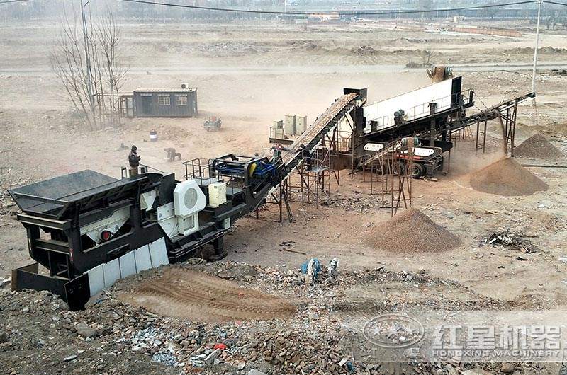 兩臺作業(yè)的建筑垃圾破碎站 兩臺作業(yè)的建筑垃圾破碎站