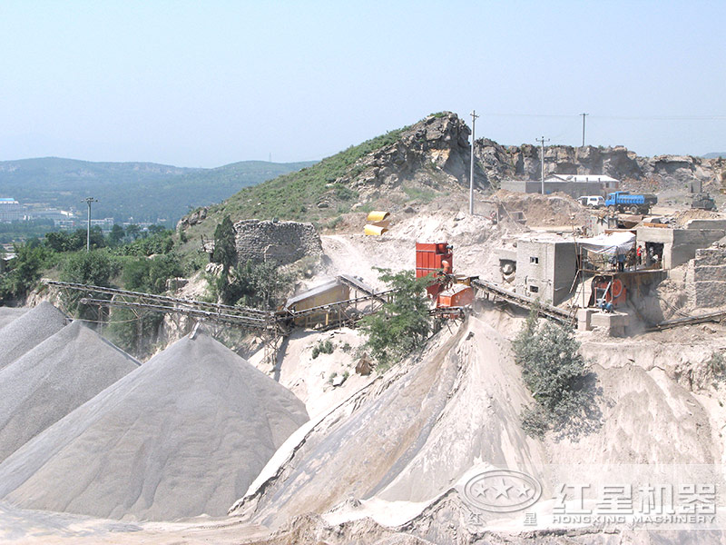 機(jī)制砂生產(chǎn)現(xiàn)場 機(jī)制砂生產(chǎn)現(xiàn)場