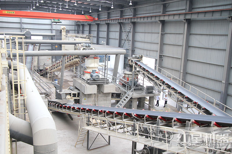 破碎石頭機(jī)工作現(xiàn)場(chǎng)圖片 破碎石頭機(jī)工作現(xiàn)場(chǎng)圖片