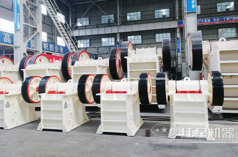 鄂式破碎機(jī)圖片 鄂式破碎機(jī)圖片