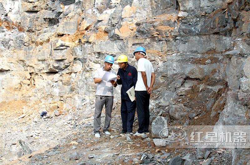 紅星技術(shù)人員隨客戶到現(xiàn)場勘察設(shè)計 紅星技術(shù)人員隨客戶到現(xiàn)場勘察設(shè)計